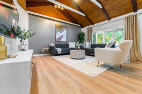 Elmhurst 3BR House with Modern Farmhouse Charm
